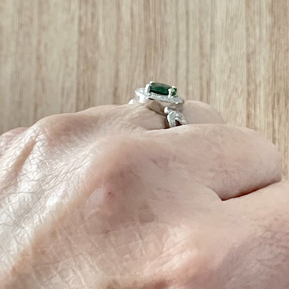 Round Simulated Emerald Halo Ring w/ Looping Split Shank - 925 Sterling Silver - Picture 5 of 5